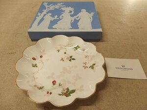 0540327w【WEDGWOOD ウェッジウッド ワイルドストロベリー ペタルトレイ プレート 苺柄】英国製 金縁 箱入り/中古品/WILD STRAWBERRY