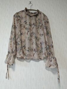 ZARA　花柄ブラウス　M