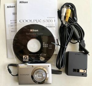 NIKON Coolpix S3000（シルバー）