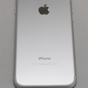 SIMフリー iPhone7 32GBシルバー（SIMロック解除au版、MNCF2J/A）本体の画像10