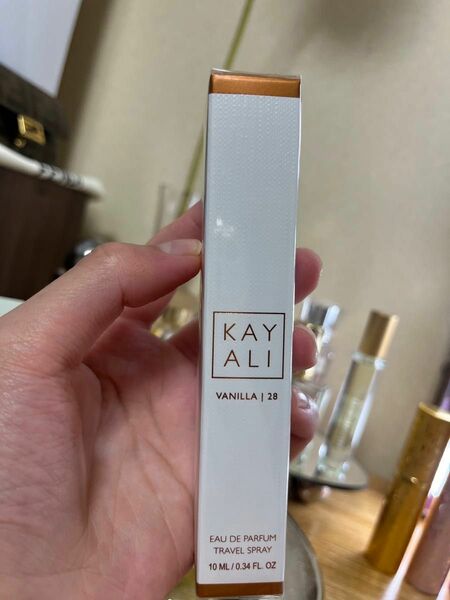 新品 Kayali Vanilla 28 Travel spray カヤリバニラ28トラベルスプレー 10ml 香水