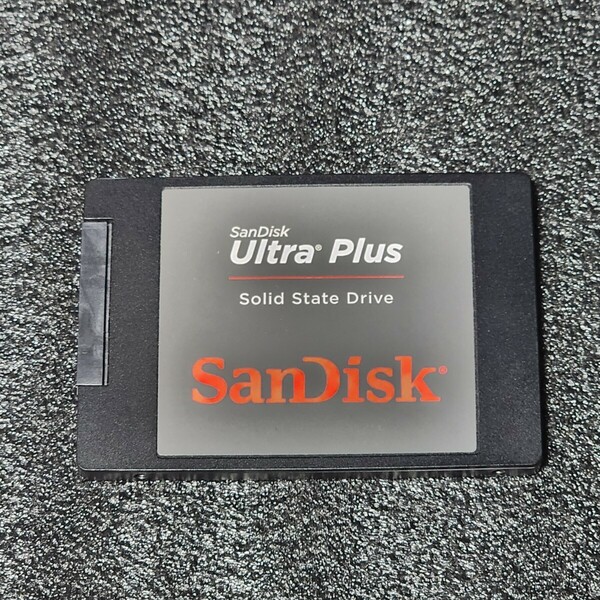 SanDisk Ultra Plus(SDSSDHP128G) 128GB SATA SSD 正常品 2.5インチ内蔵SSD フォーマット済 PCパーツ 動作確認済 120GB