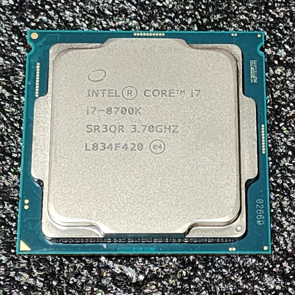 CPU Intel Core i7 8700K 3.7GHz 6コア12スレッド CoffeeLake PCパーツ インテル 動作確認済み