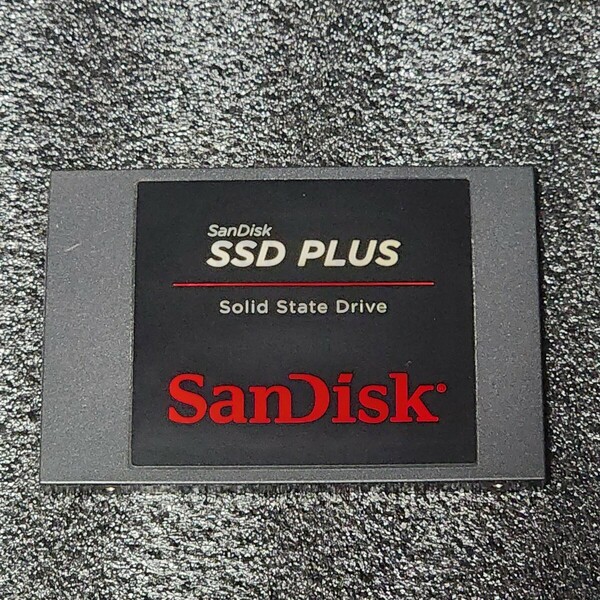 SanDisk SSD PLUS(SDSSDA-120G) 120GB SATA SSD 正常品 2.5インチ内蔵SSD フォーマット済 PCパーツ 動作確認済 128GB