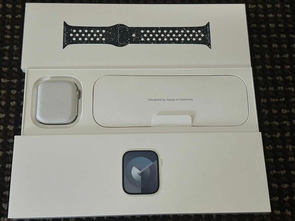 美品＆即発送！Apple Watch Series 9 GPS 45mmシルバーアルミニウムNike新品バンド