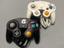 GC WiiU Wii U ゲームキューブ コントローラ スマッシュブラザーズモデル　スマブラホワイト スマブラブラック 2個セット_画像1