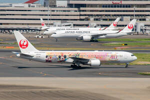 飛行機　デジタル画像 JAL Colorful Dreams Express ディズニー 2
