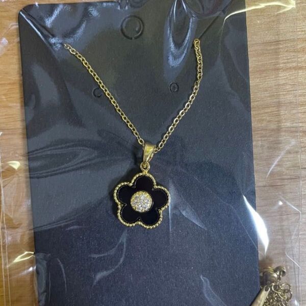 ネックレス 花 フラワー 可愛い シンプル ペンダント アクセサリー