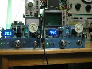 JH4ABZ式周波数表示器の「基板2枚で1set 」。再生式ラジオの周波数表示にPIC式。　RK-02