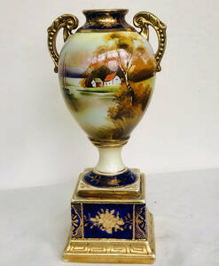 １９１０年 　　　　　　オールドノリタケ優勝杯シェイプ盛り上げ金彩ハンドペイント夕暮れのの湖水風景パターン飾り壺