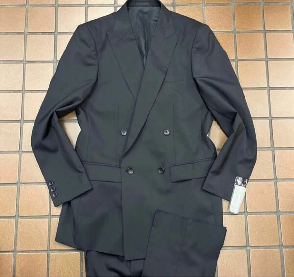 新品☆お買い得【A5 M相当★超軽量タイプ】ダブルスーツ 礼服 メンズスーツ ブラックフォーマル 冠婚葬祭 喪服 黒 セットアップ
