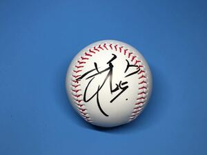  Yomiuri Giants Okamoto peace genuine player autograph autograph ball . person army 