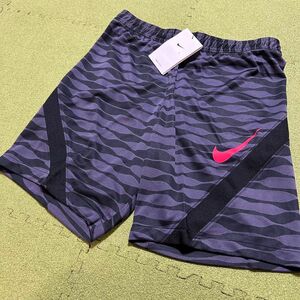 新品未使用 NIKE ナイキ ショートパンツ Slim Fit ランニング S