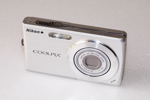 ■Nikon(ニコン)COOLPIX(クールピクス) S200 動作品(撮影画像あり)元箱 付属品