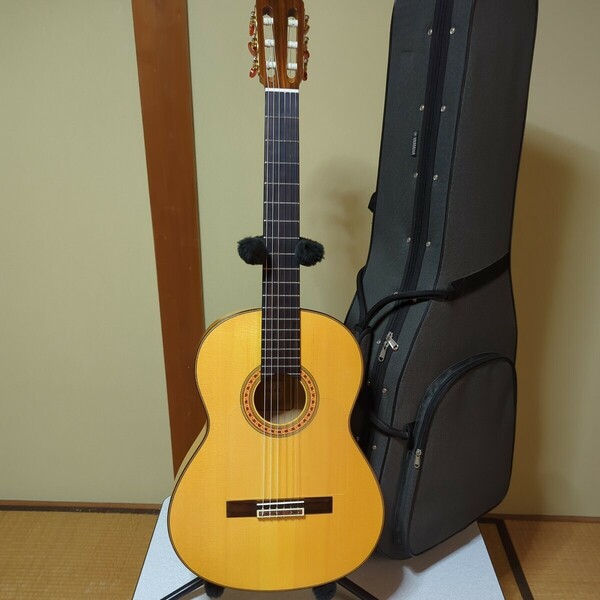 YAMAHA　CGFL1　フラメンコギター（美品）生産完了品　2005年12月 発売　純正セミハードケース（美品）付き 