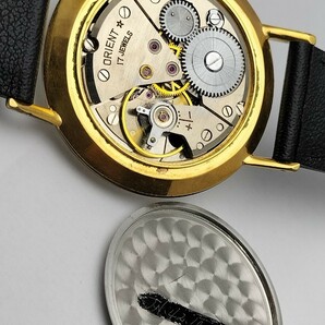 オリエント オリンピア 手巻き式腕時計 1961年製造開始 円周線上加工文字盤の画像7