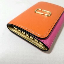 B Φ【商品ランク:B】 マークジェイコブス MARC JACOBS スナップショット ゴールド金具 レザー 三つ折り 6連 キーケース 鍵入れ オレンジ系_画像3