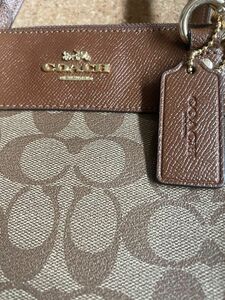 COACHショルダーバッグ、ショルダー紐あり