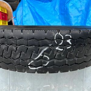 BRIDGESTONE M８１２　205/85R16 117/115N LT 2023年１本　中古タイヤ　残溝６ミリ