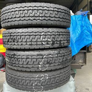 ブリヂストン M８１２　195/85R16 114/112N LT 残溝６ミリ　２０２３年製　中古タイヤ　４本