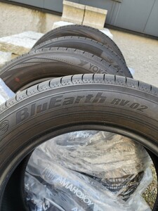 ヨコハマ ブルーアース RV-02 4本 215/60R17 4ヶ月使用