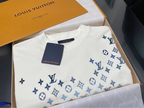 【専用品】未使用品 ルイヴィトン LOUIS VUITTON メンズ トレーナー アイボリー XL 正規品