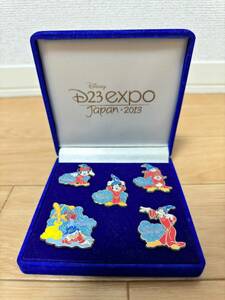 *0D23 EXPO JAPAN pin badge 2013so- Sara - Mickey pin bachi5 piece set fan tajia Disney 0*