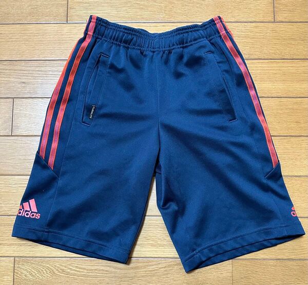 adidas ハーフパンツ