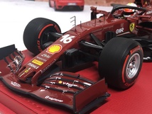 限定版　BBR Diecast 1/18 Ferrari SF1000 Gran Premio della Toscana フェラーリ ダイキャスト製　台座・ケース付　BBR161000DIE-21_画像6