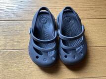 クロックス crocs 黒のサンダル　ベビー　C4 (12cm)_画像1