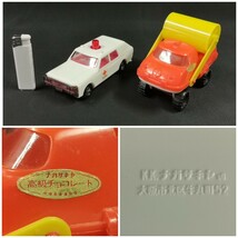 当時物　ナガサキヤ　お菓子 玩具 容器　救急車&ローラーカー　2個まとめて　1970年代　子供用玩具　プラカー　レトロ　食玩　おまけ_画像1