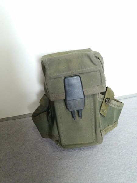 米軍 実物放出品　M16 　３０連 マガジンポーチ★ US.ARMY★ USMC★