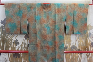 きもの今昔７００４　道行コートコレクション　正絹纐纈織（凹凸のあるふくれ織）緑と煉瓦色暈し染め　　　コート丈８５ｃｍ