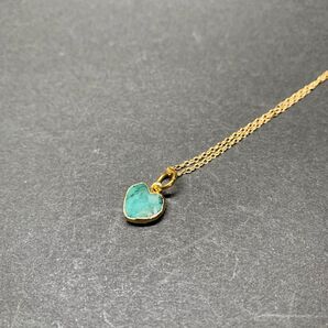 【龍神様の霊石】霊水の翠玉エメラルドハートネックレス【愛の石】