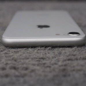 Apple iPhone8 MQ792J/A A1906 docomo 64GB バッテリー89% 背面割れ 動作品 ジャンク D50411の画像7