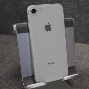Apple iPhone8 MQ792J/A A1906 docomo 64GB バッテリー89% 背面割れ 動作品 ジャンク D50411の画像5