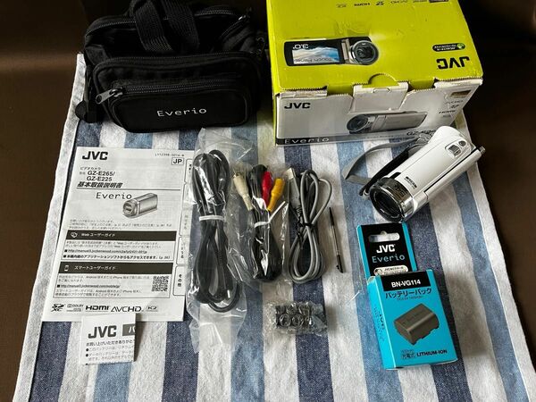 【中古】 JVC ハンディカム デジタルビデオカメラ ビデオカメラ ホワイト GZ-E265