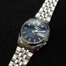 超美品 セイコー5 ファイブ メンズ 自動巻き 腕時計 モノグラム柄 ネイビー 紺文字盤 SEIKO 5 AUTOMATIC メカニカル 7S26-01V0 デイテイト_画像1