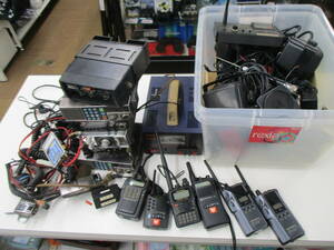 (Y) junk : amateur radio equipment? together C401 DJ-F5 C481 VX-6 JX-S10 RS-1100 CB-35PD PQ-10 2C-2410 MCB-600 FT-4600 etc. 
