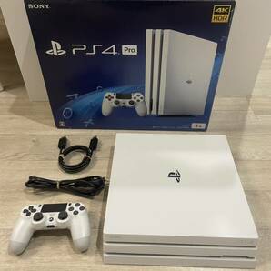 美品！おまけ多数！PS4Pro CUH-7000B B02グレイシャーホワイトSONY プレステ 初期化済み