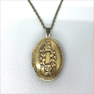 [PENDANT NECKLACE] Vintage Gold Color Flower ヴィンテージ フラワー デザイン OVAL 楕円 ロケット ペンダント ネックレス