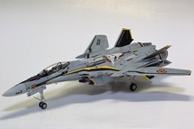 1/72 ハセガワ メサイヤバルキリー　VF-25S オズマ・リー機　塗装済み完成品_画像2