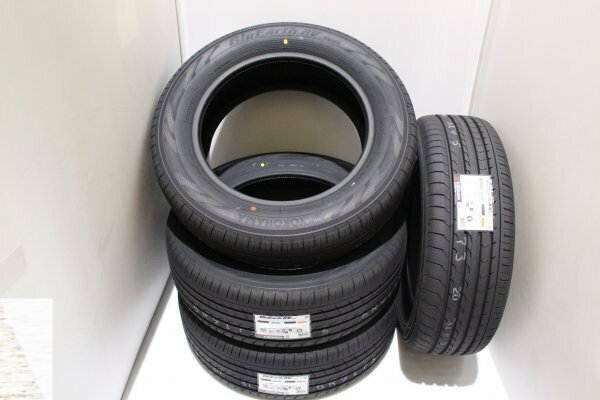 2023～24年製　BluEarth RV03　215/45R18 93W XL　２本　新品　未使用　ヨコハマ ブルーアース ミニバン　個人宅　配達OK