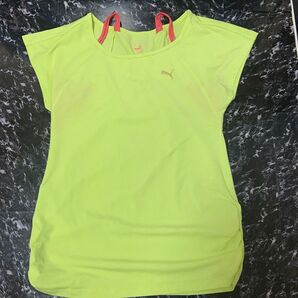 PUMAプーマ肩紐 蛍光色 ロゴマーク刺繍Tシャツウェア