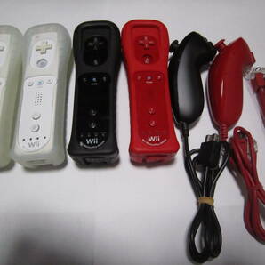 Wii リモコン モーションプラス シリコンカバー付 4個 白 黒 赤 ＋ ヌンチャク 赤 黒 ストラップ 動作確認済の画像1