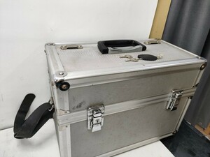 管理1118 アルミケース ハードケース 鍵付き 型番不明 メーカー不明 カビあり 汚れあり サビあり ジャンク