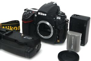 並品｜ニコン D700＋MB-D10 CA01-M1521-2Q2A Nikon ニコンFXフォーマット デジタル一眼レフカメラ 中古