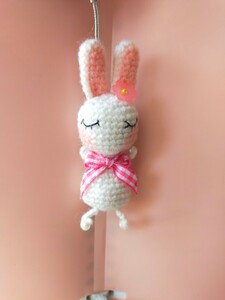 Art hand Auction Rabbit keychain, bag charm, handmade, crochet, yarn, amigurumi, toy, ladies fashion, strap, stuffed toy, miscellaneous goods, key ring, Handmade