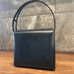 GIVENCHY ジバンシィ　 ハンドバッグ　 ワンハンドル　 ブラック　 レザー　ジバンシー フォーマル　トップハンドル