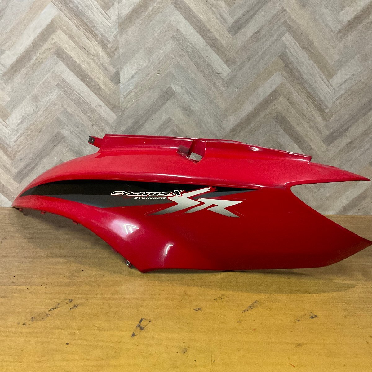 Amazon | バイクパーツセンター(Bike Parts Center) シグナスX 純正タイプ外装セット 9点セット ブラック/シルバー 黒銀  カウル 塗装済み ヤマハ シグナスX SE44J 3059 | 外装パーツセット | 車＆バイク